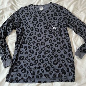 PINK Victoria’s Secret oversized long sleeve top